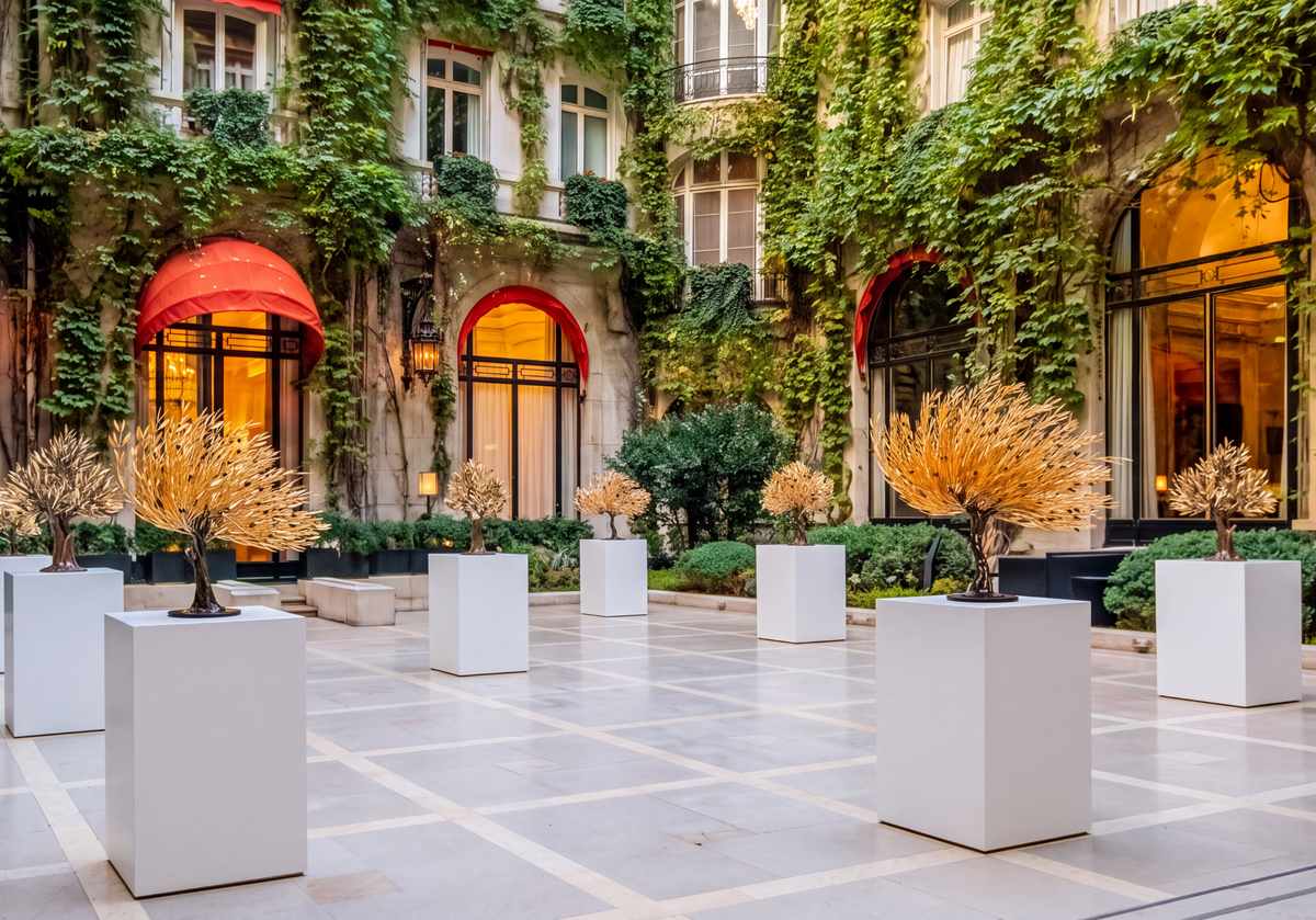 Constantinos Valaes at Hôtel Plaza Athénée